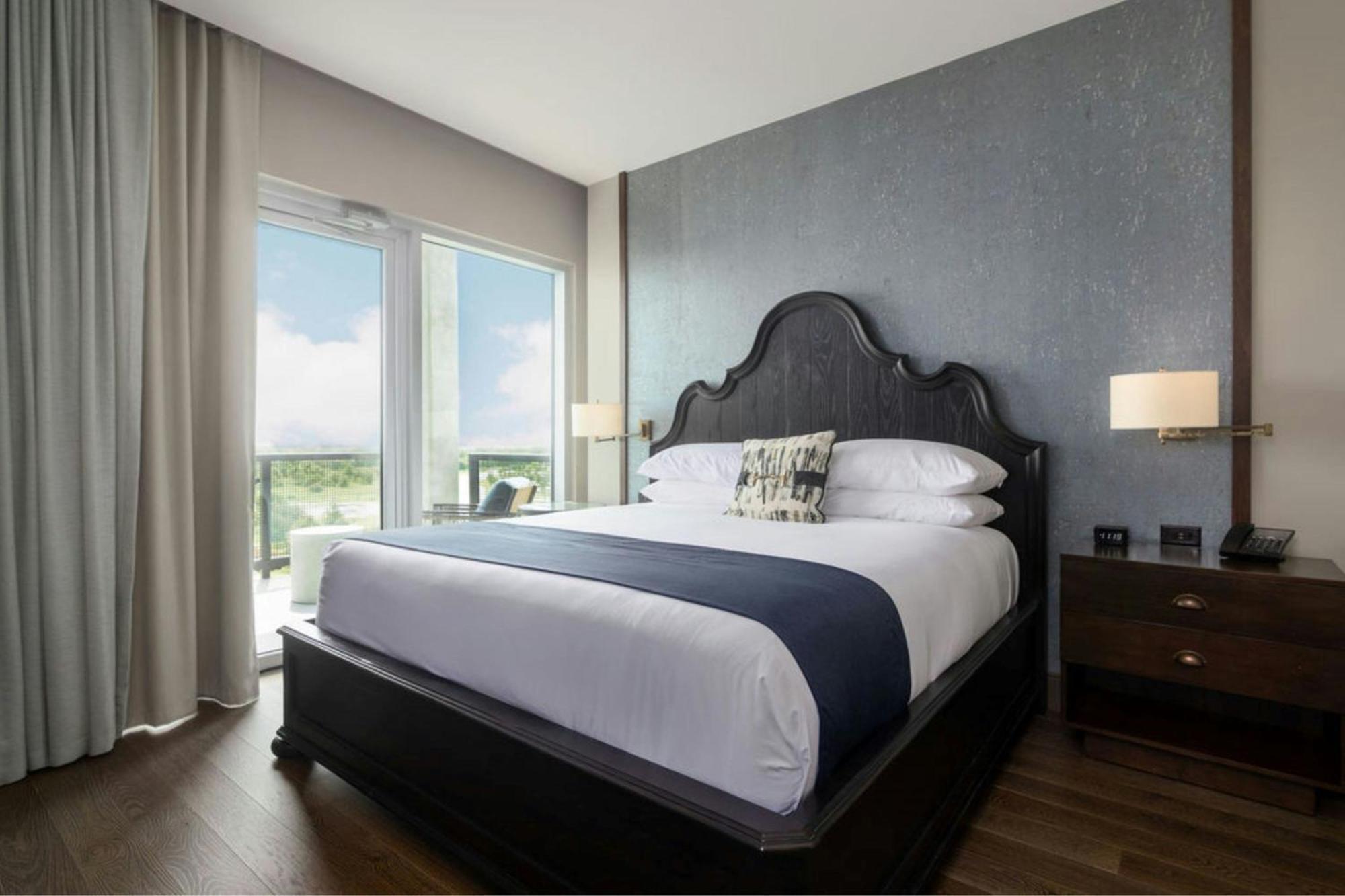 The Stella Hotel, Autograph Collection Bryan Exteriör bild