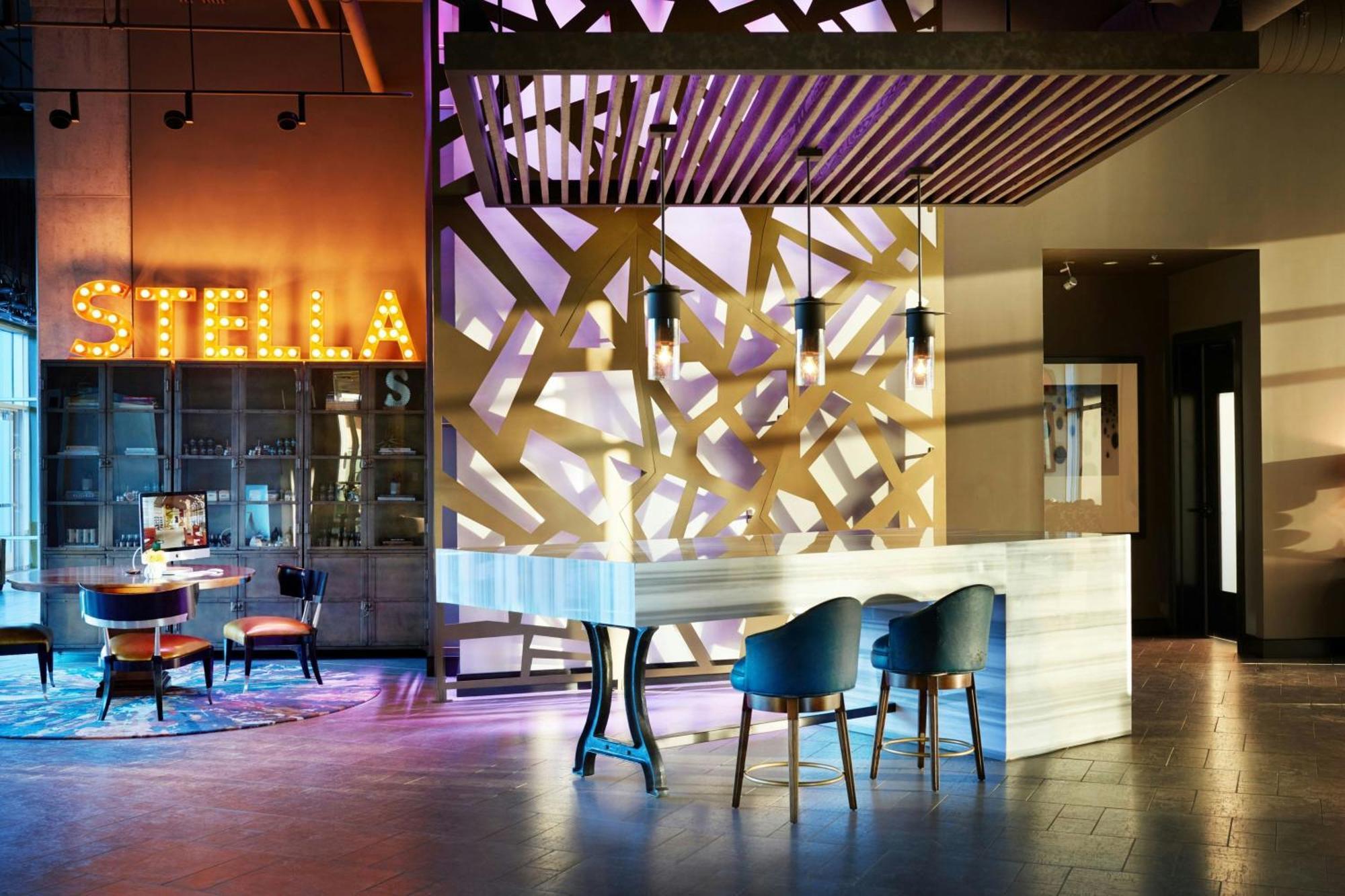 The Stella Hotel, Autograph Collection Bryan Exteriör bild